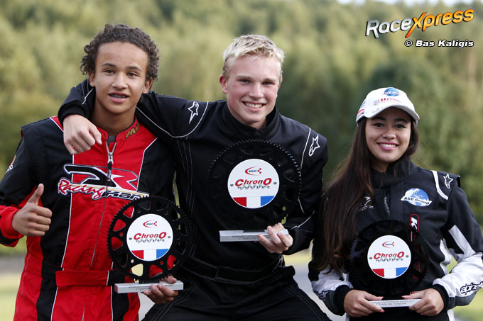 Ryan Gomez Michael Pen en Kimberly Arnold op podium Rotax Max Olympisch